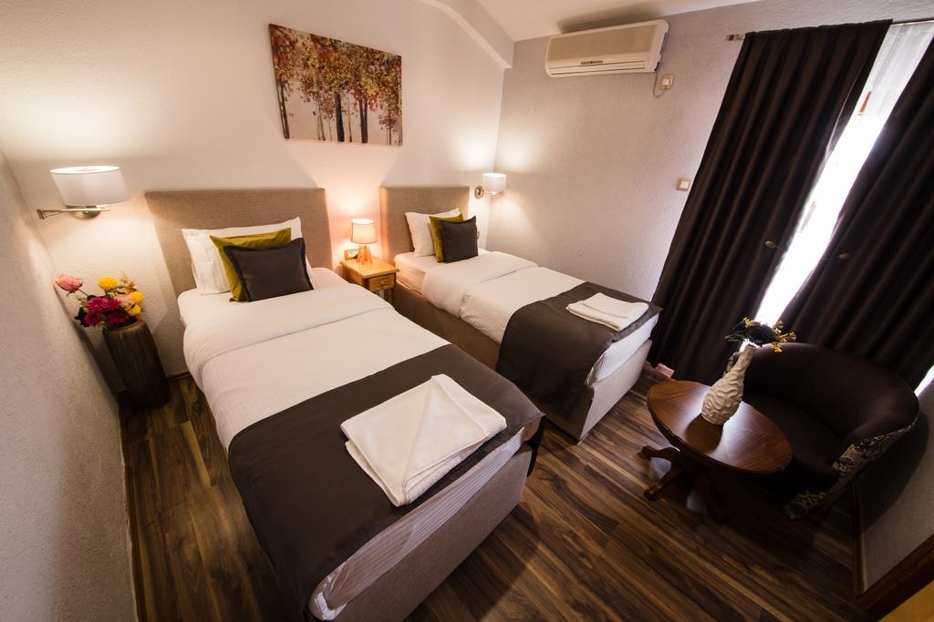 Hotel Ideal Podgorica Exterior foto
