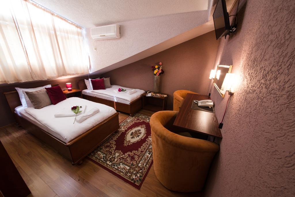 Hotel Ideal Podgorica Exterior foto